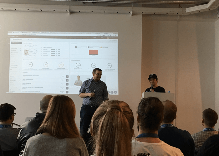 Marcus Tandler analysiert eine Webseite mit Onpage.org.